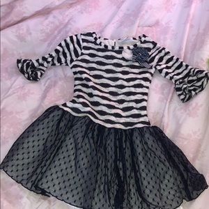 Blue and white dress perfect for fall